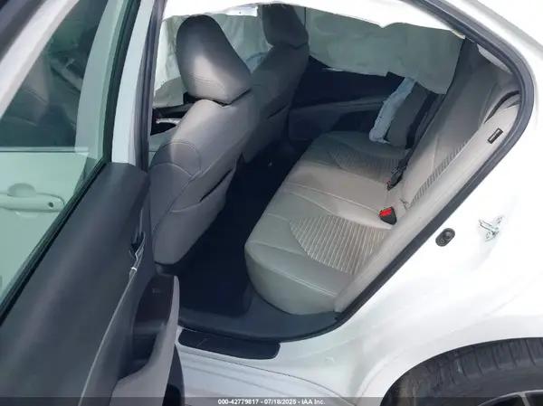 4T1G11AK4NU038182 2022 TOYOTA CAMRY - Image 8