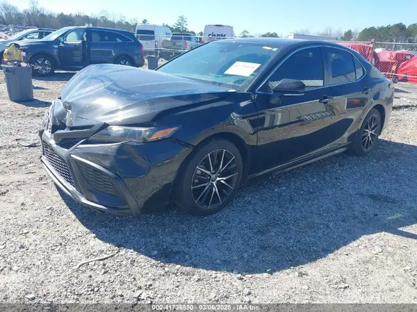 4T1G11AK4NU040899 2022 TOYOTA CAMRY - Image 2