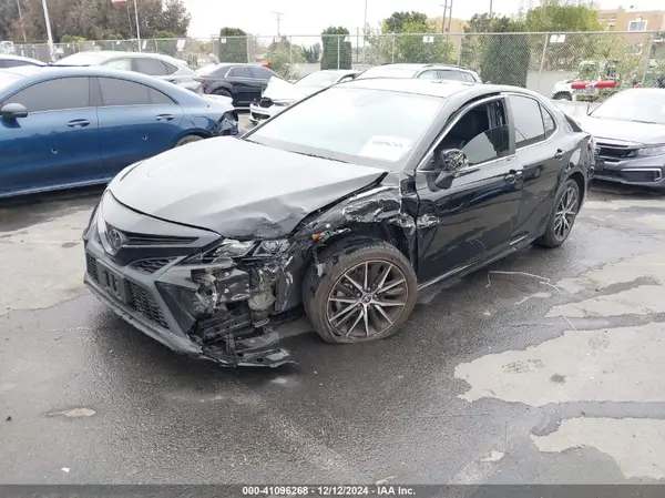 4T1G11AK4NU044757 2022 TOYOTA CAMRY - Image 2