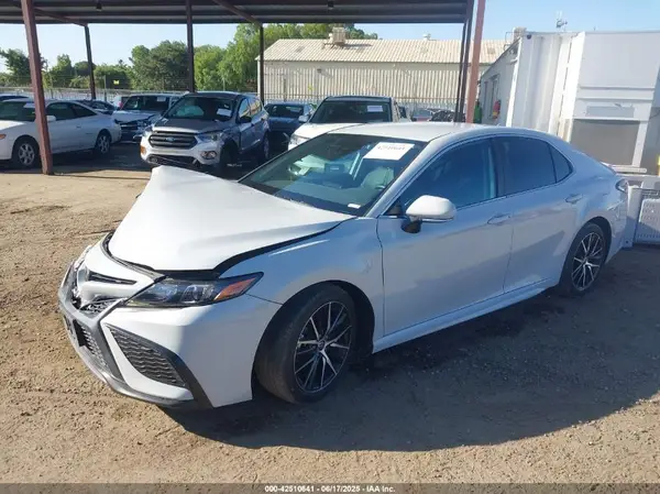 4T1G11AK4NU046766 2022 TOYOTA CAMRY - Image 2