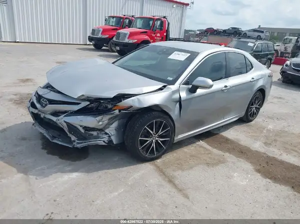 4T1G11AK4NU047058 2022 TOYOTA CAMRY - Image 2