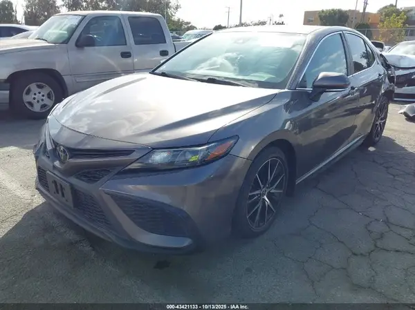 4T1G11AK4NU047092 2022 TOYOTA CAMRY - Image 2