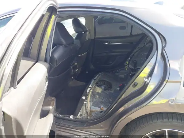 4T1G11AK4NU047092 2022 TOYOTA CAMRY - Image 8