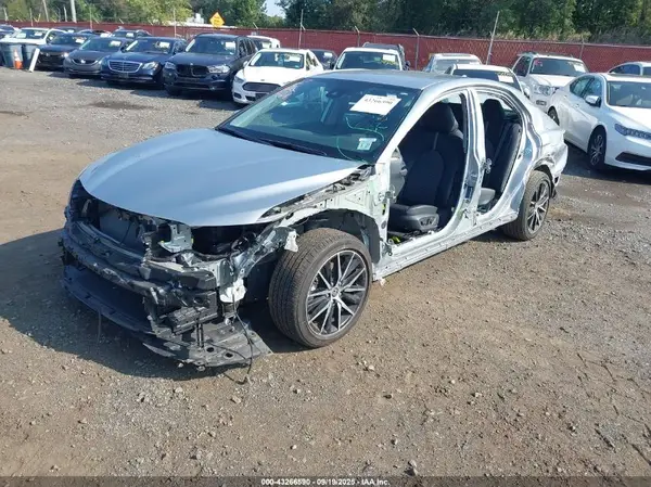 4T1G11AK4NU047769 2022 TOYOTA CAMRY - Image 2