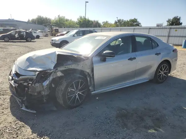 4T1G11AK4NU050977 2022 TOYOTA CAMRY - Image 1
