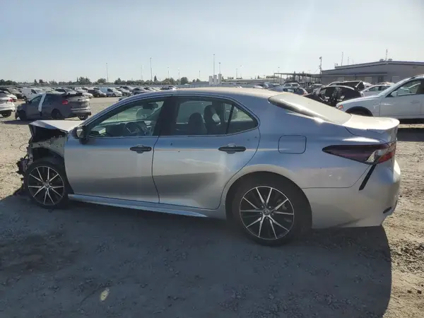 4T1G11AK4NU050977 2022 TOYOTA CAMRY - Image 2