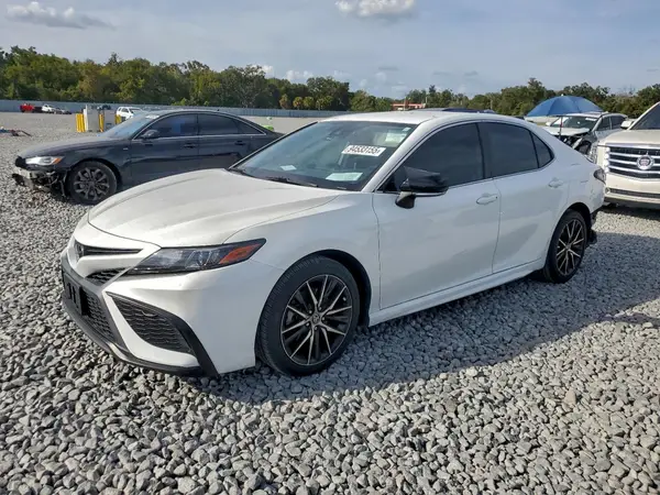 4T1G11AK4NU053698 2022 TOYOTA CAMRY - Image 1