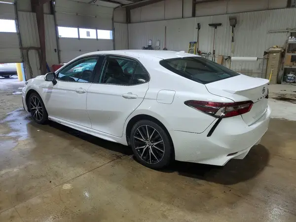 4T1G11AK4NU054432 2022 TOYOTA CAMRY - Image 2