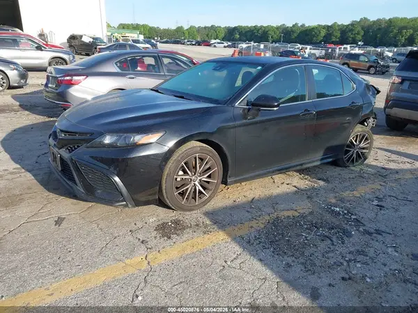 4T1G11AK4NU056505 2022 TOYOTA CAMRY - Image 2