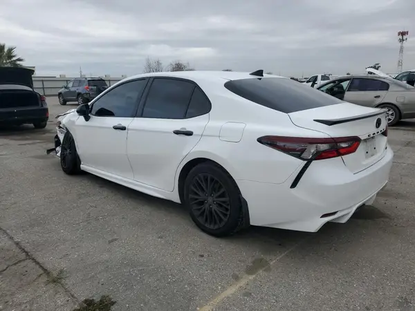 4T1G11AK4NU056889 2022 TOYOTA CAMRY - Image 2