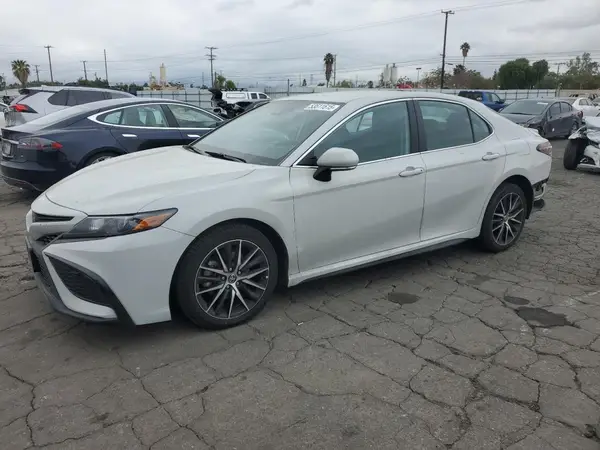 4T1G11AK4NU058724 2022 TOYOTA CAMRY - Image 1