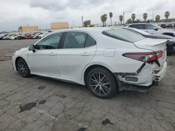 4T1G11AK4NU058724 2022 TOYOTA CAMRY - Image 2