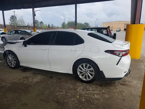 4T1G11AK4NU062563 2022 TOYOTA CAMRY - Image 2