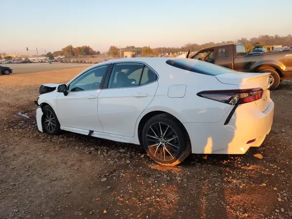 4T1G11AK4NU064264 2022 TOYOTA CAMRY - Image 2