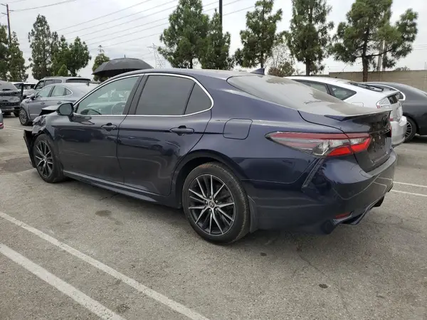 4T1G11AK4NU064300 2022 TOYOTA CAMRY - Image 2