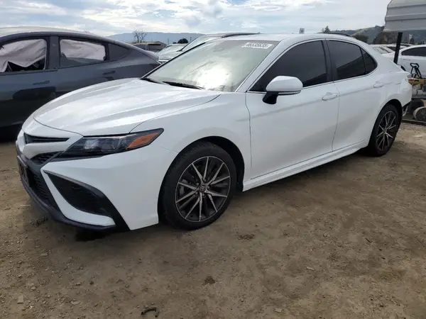 4T1G11AK4NU618497 2022 TOYOTA CAMRY - Image 1