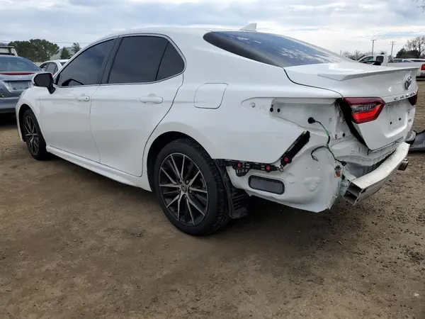 4T1G11AK4NU618497 2022 TOYOTA CAMRY - Image 2