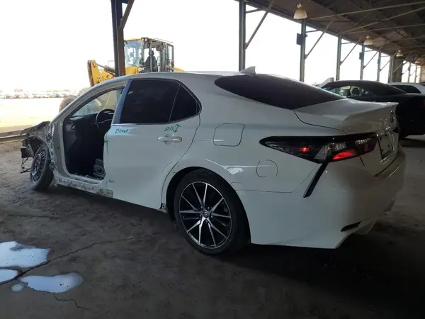 4T1G11AK4NU620797 2022 TOYOTA CAMRY - Image 2