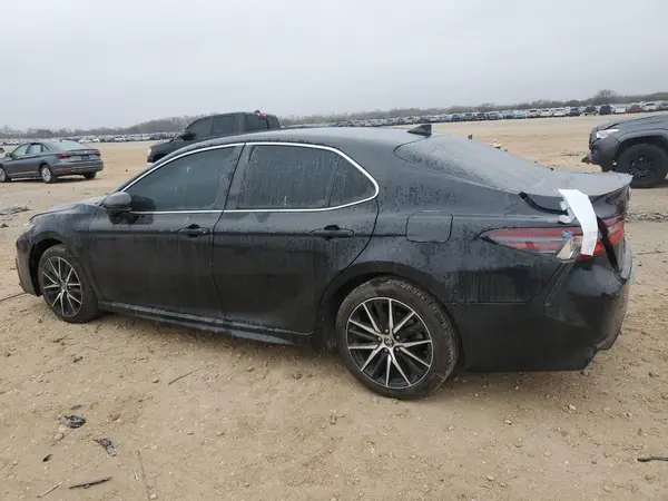 4T1G11AK4NU621285 2022 TOYOTA CAMRY - Image 2