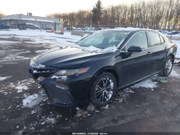 4T1G11AK4NU622954 2022 TOYOTA CAMRY - Image 2