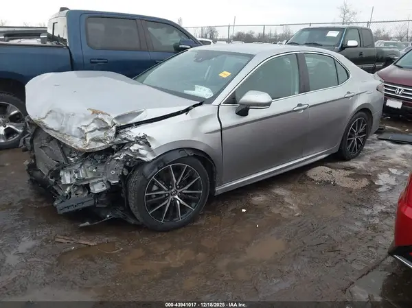 4T1G11AK4NU623361 2022 TOYOTA CAMRY - Image 2