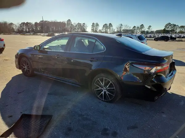 4T1G11AK4NU623778 2022 TOYOTA CAMRY - Image 2
