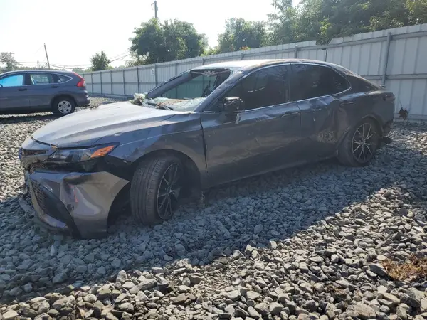 4T1G11AK4NU624798 2022 TOYOTA CAMRY - Image 1