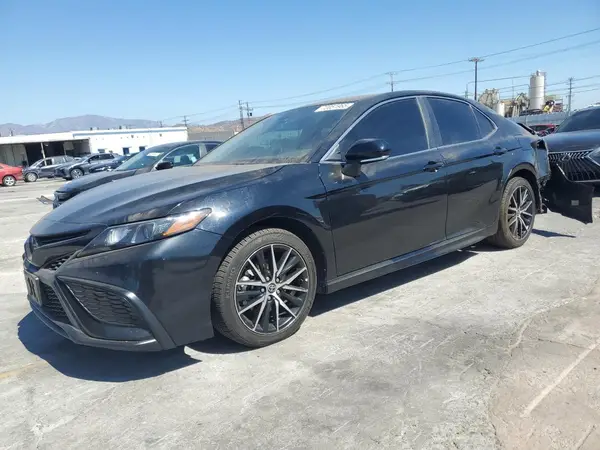 4T1G11AK4NU630942 2022 TOYOTA CAMRY - Image 1