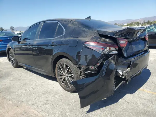 4T1G11AK4NU630942 2022 TOYOTA CAMRY - Image 2