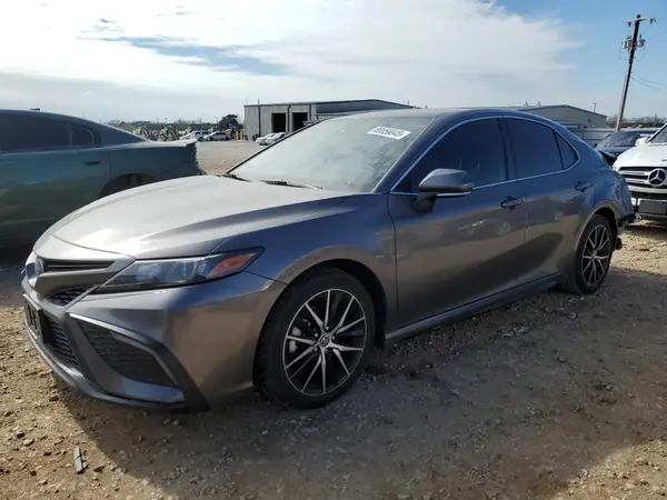 4T1G11AK4NU631718 2022 TOYOTA CAMRY - Image 1