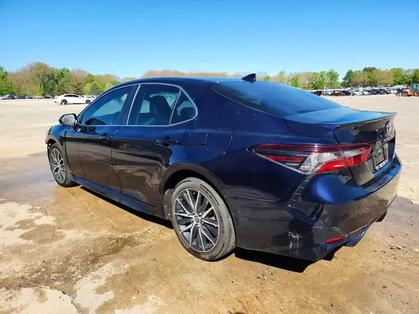 4T1G11AK4NU631914 2022 TOYOTA CAMRY - Image 2