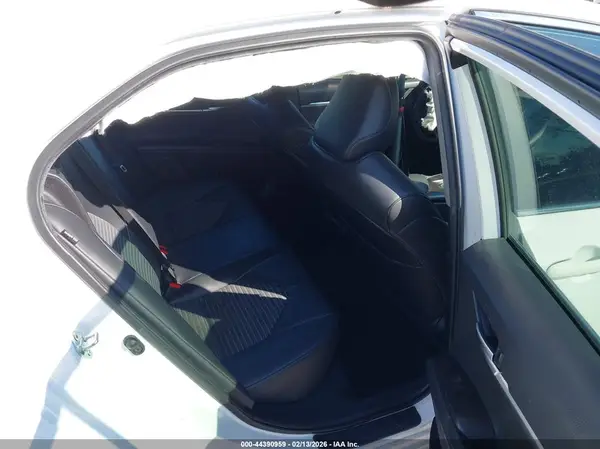 4T1G11AK4NU632027 2022 TOYOTA CAMRY - Image 8