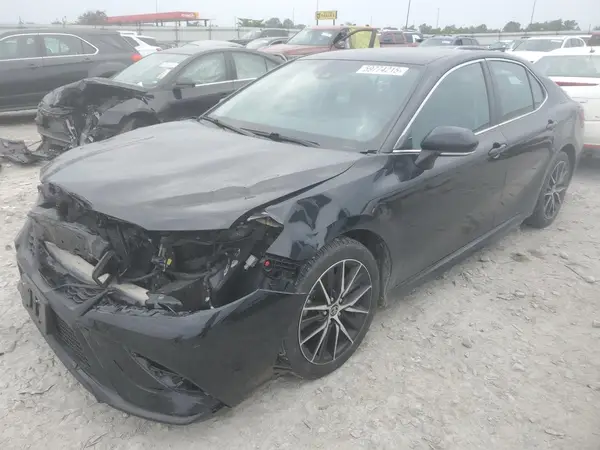 4T1G11AK4NU632920 2022 TOYOTA CAMRY - Image 1