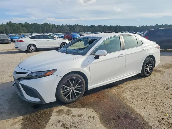 4T1G11AK4NU632934 2022 TOYOTA CAMRY - Image 1