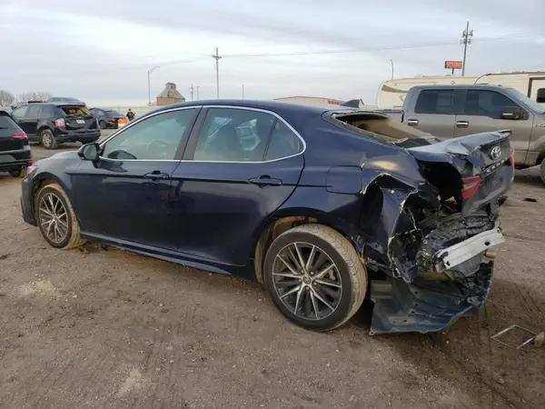 4T1G11AK4NU637938 2022 TOYOTA CAMRY - Image 2