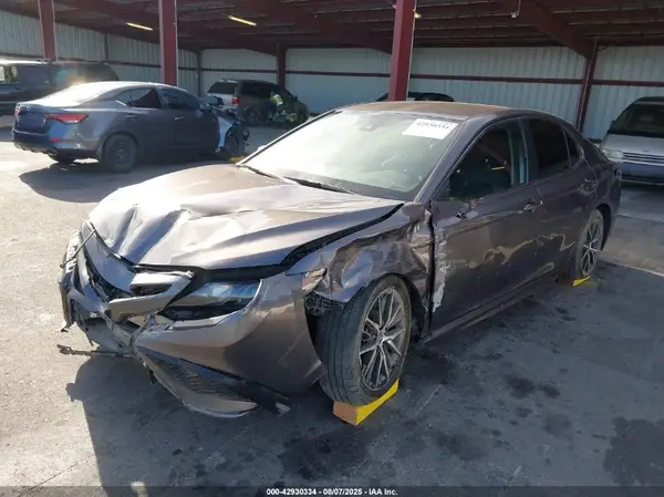 4T1G11AK4NU638183 2022 TOYOTA CAMRY - Image 2