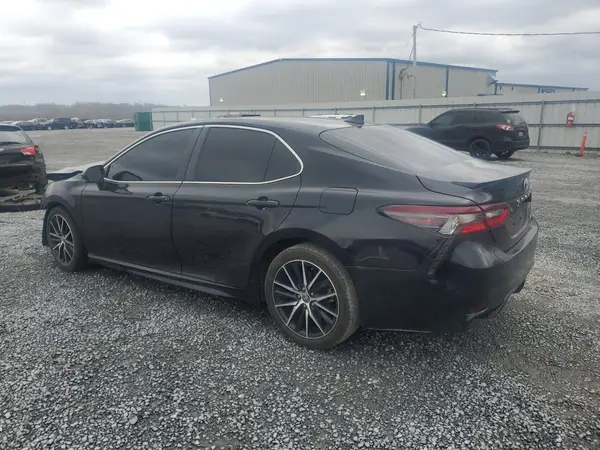 4T1G11AK4NU645716 2022 TOYOTA CAMRY - Image 2