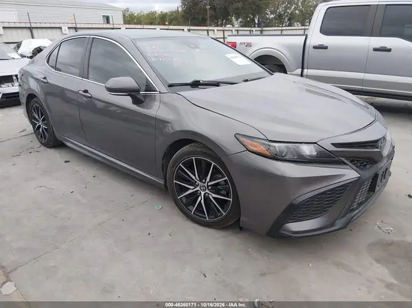 4T1G11AK4NU646395 2022 TOYOTA CAMRY - Image 1