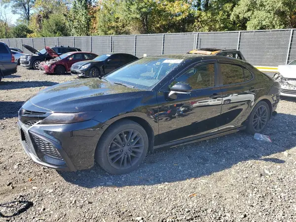 4T1G11AK4NU648261 2022 TOYOTA CAMRY - Image 1