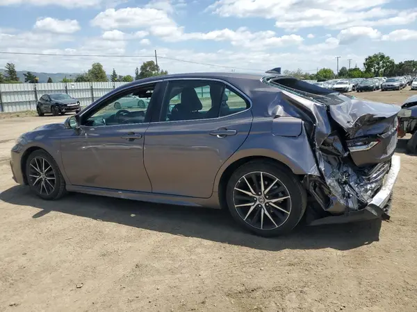 4T1G11AK4NU650723 2022 TOYOTA CAMRY - Image 2