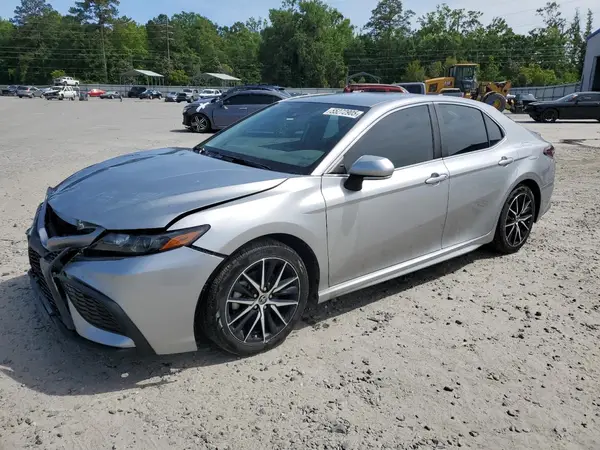 4T1G11AK4NU651676 2022 TOYOTA CAMRY - Image 1