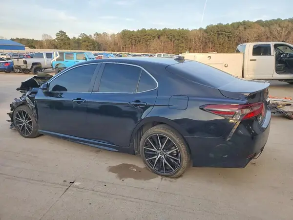 4T1G11AK4NU652018 2022 TOYOTA CAMRY - Image 2