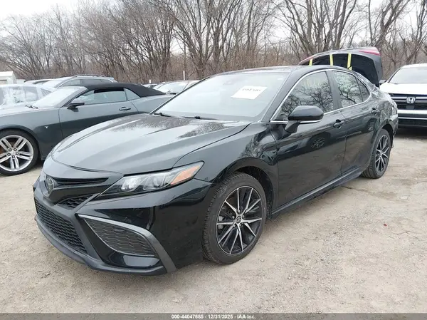 4T1G11AK4NU654528 2022 TOYOTA CAMRY - Image 2