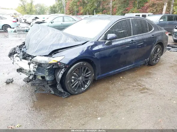 4T1G11AK4NU656439 2022 TOYOTA CAMRY - Image 2