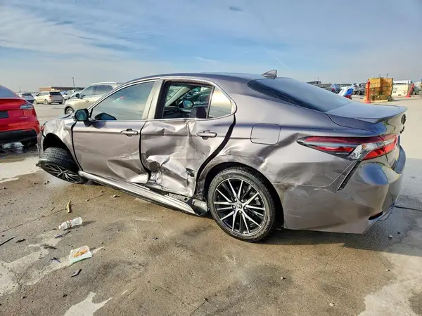 4T1G11AK4NU657235 2022 TOYOTA CAMRY - Image 2
