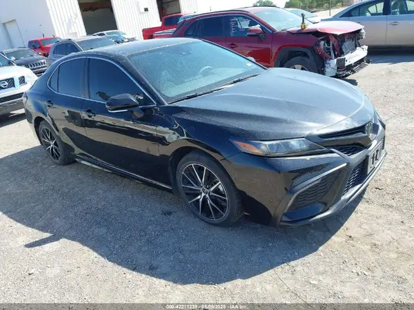 4T1G11AK4NU658904 2022 TOYOTA CAMRY - Image 1