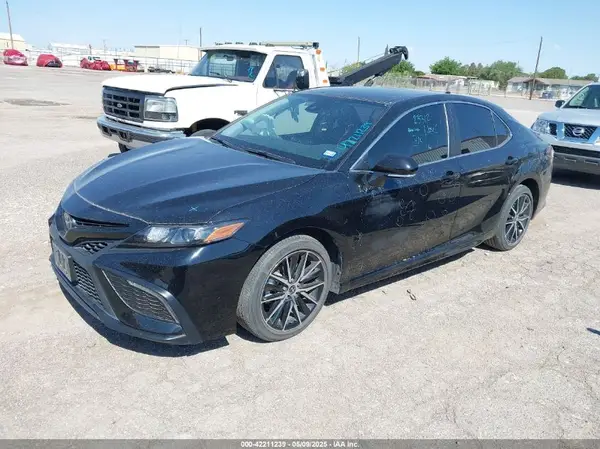 4T1G11AK4NU658904 2022 TOYOTA CAMRY - Image 2