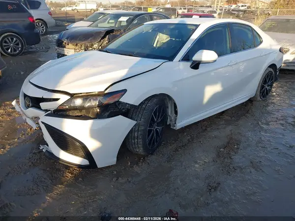 4T1G11AK4NU659437 2022 TOYOTA CAMRY - Image 2