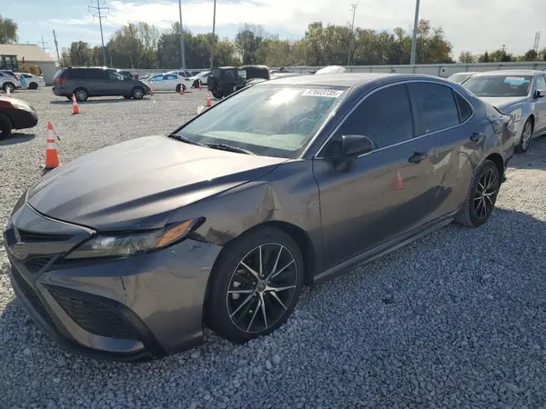 4T1G11AK4NU660667 2022 TOYOTA CAMRY - Image 1