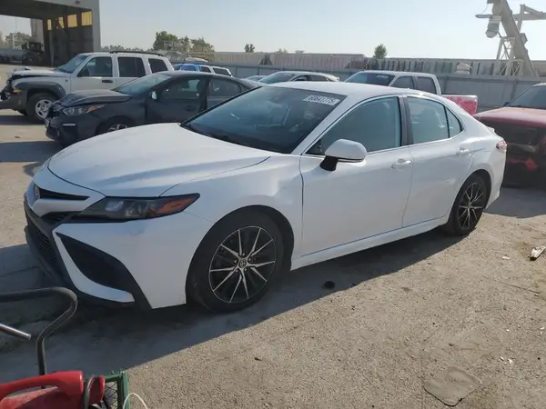 4T1G11AK4NU660846 2022 TOYOTA CAMRY - Image 1